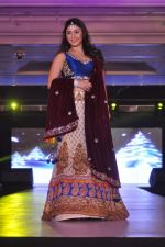 Manjari Phadnis walk the ramp at Umeed-Ek Koshish charitable fashion show in Leela hotel on 9th Nov 2012.1 (16).JPG